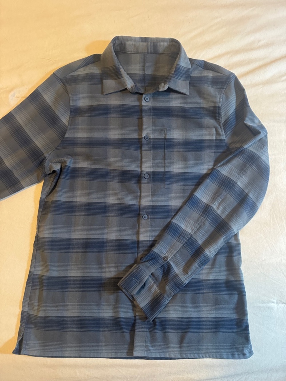 Lululemon Mason's Peak
Flannel Blue Gray Plaid Long Sleeve Shirt Size Small